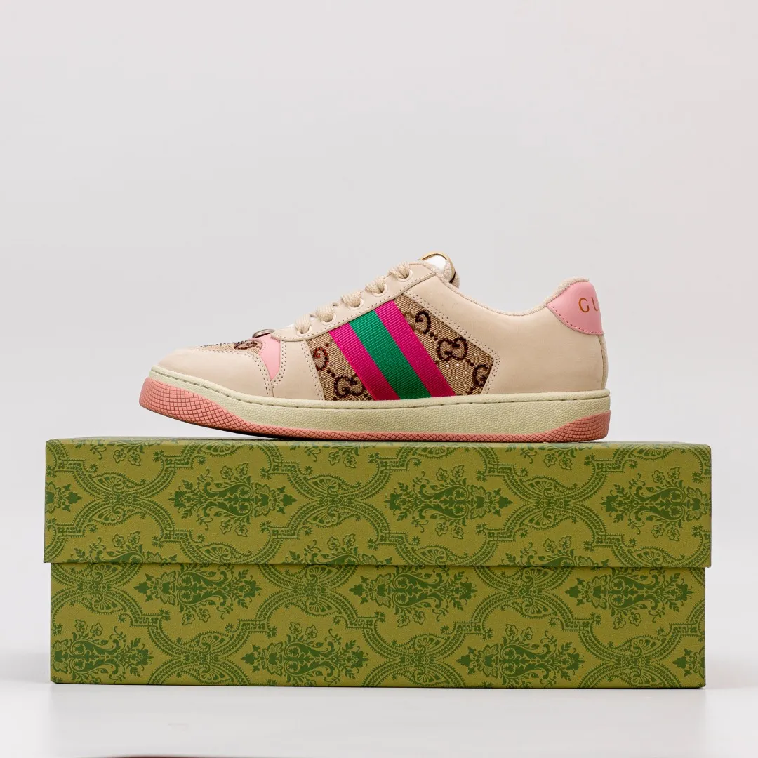 Ex-factory price: RMB 300 [higher version] GUCCI casual sports distressed small dirty shoes, polished cowhide fabric, hand-made distressed effect!  Original terry cloth, delicate, soft, comfortable and breathable. Privately molded steel-stamped two-color original TPU outsole (lower layer is wider, upper layer is narrower) to differentiate the wrong version of the outsole in the market. Fabric, material, outsole, detail comparison SIZE: 34-41, 38-45 regular size (women's 34, 41, men's 38, 45 customized, non-returnable and non-exchangeable) (women's colors and men's models need to be customized)